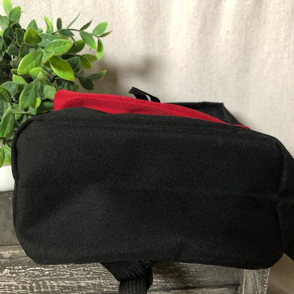 🎒 Mini Mickey Backpack 🎒 - Picture 3 of 5
